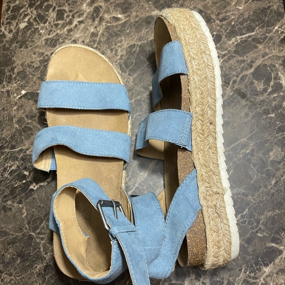 Universal Thread Shoes - Platform sandals